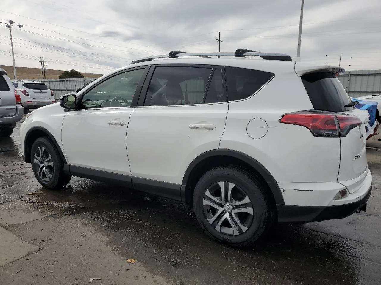 Toyota Rav4 2017 TOYOTA RAV4 LE  - изображение 6