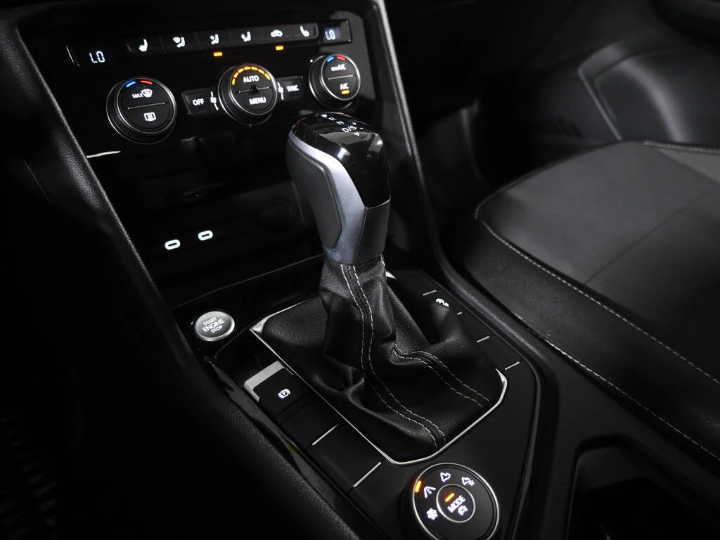 VW Tayron * АВТО КРЕДИТ* ЦЕНА ДО БГ * СЕРВИЗНА ИСТОРИЯ *  - изображение 10