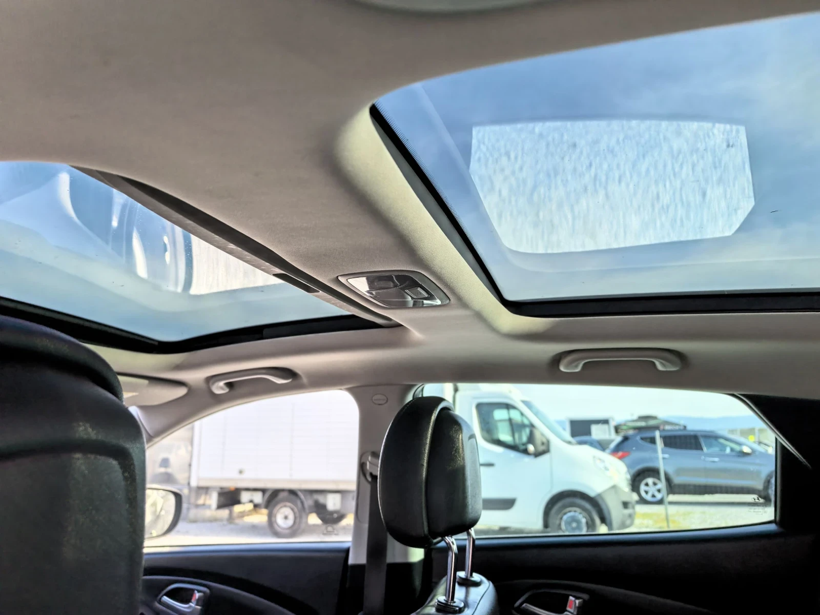 Hyundai IX35 2, 0 Бензин 163 коня  внос ХОЛАНДИЯ, снимка 12 - Автомобили и джипове - 54230049