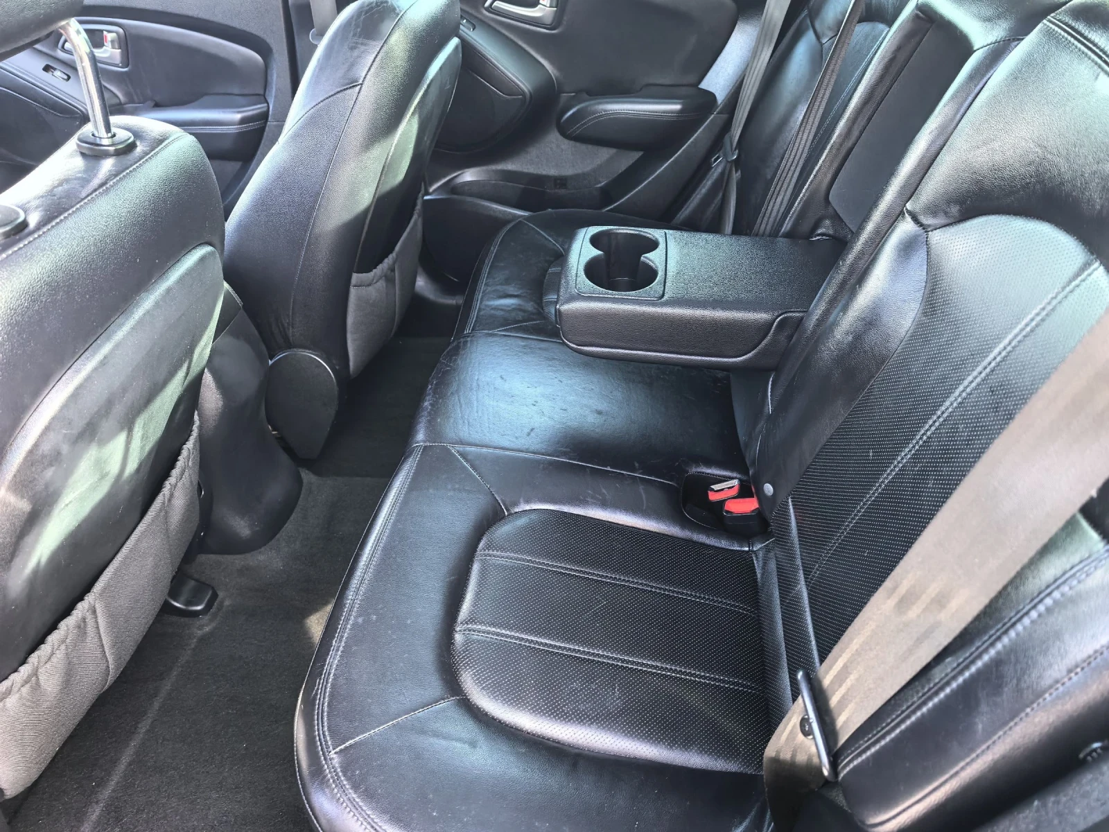 Hyundai IX35 2, 0 Бензин 163 коня  внос ХОЛАНДИЯ, снимка 10 - Автомобили и джипове - 54230049