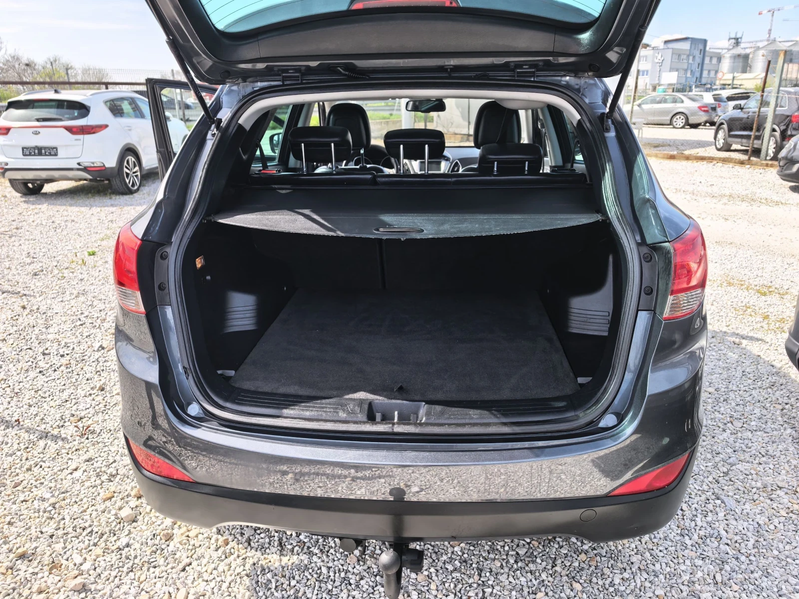 Hyundai IX35 2, 0 Бензин 163 коня  внос ХОЛАНДИЯ, снимка 15 - Автомобили и джипове - 54230049