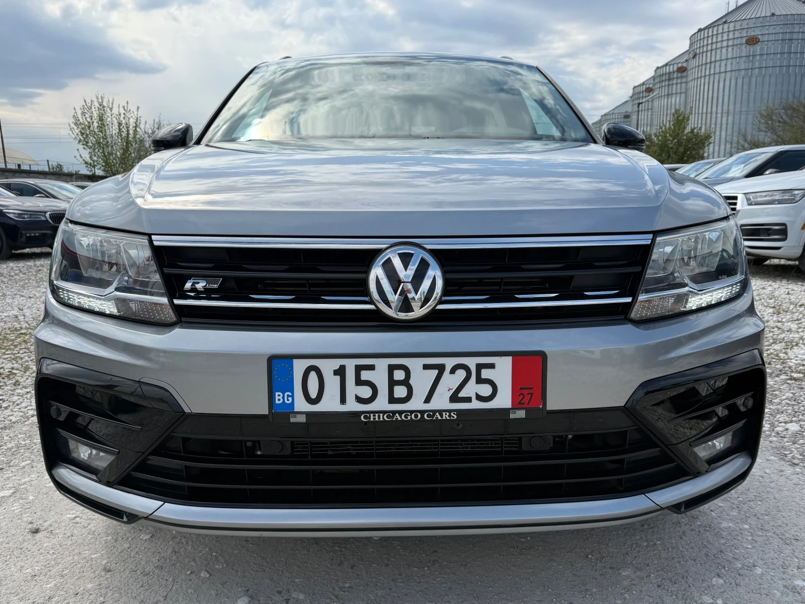 VW Tiguan 2.0T R-Line FullMax, снимка 2 - Автомобили и джипове - 54258124