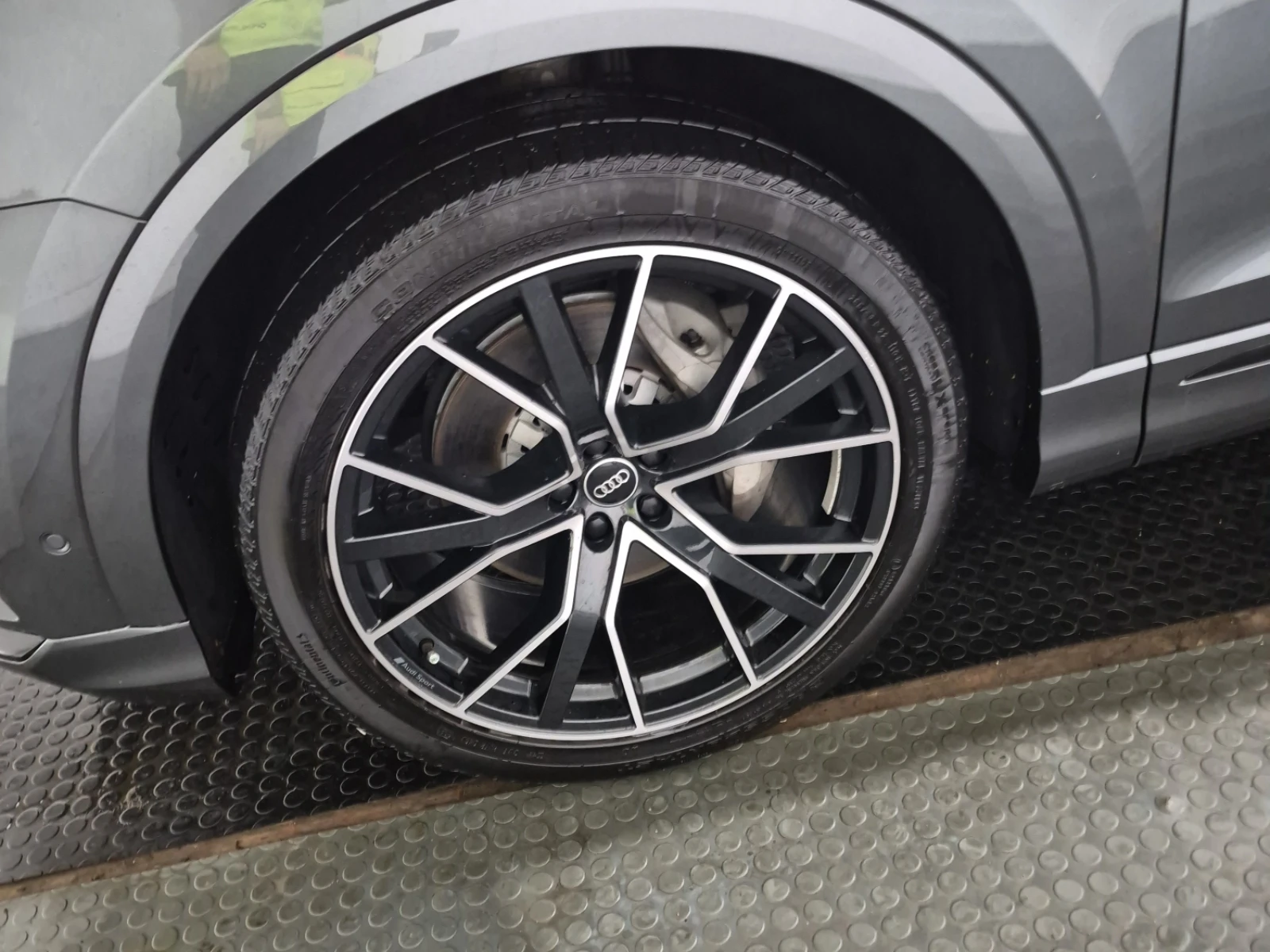 Audi Q8 Prestige 55 TFSI quattro, снимка 8 - Автомобили и джипове - 54450604