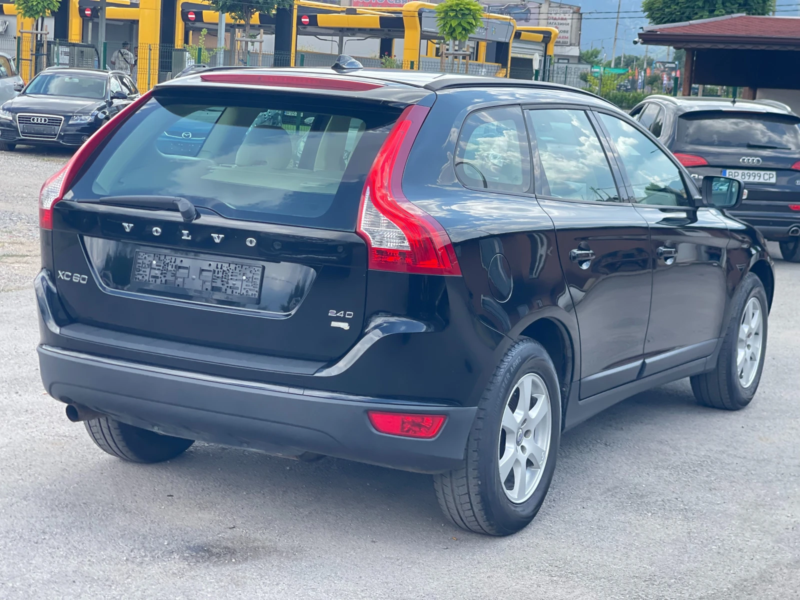 Volvo XC60 2.4 D5, снимка 5 - Автомобили и джипове - 55009671