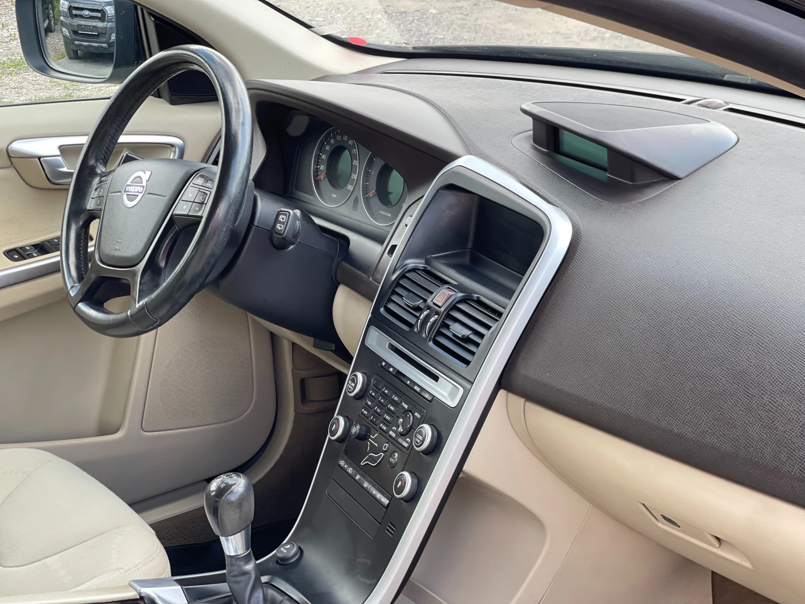 Volvo XC60 2.4 D5, снимка 12 - Автомобили и джипове - 55009671