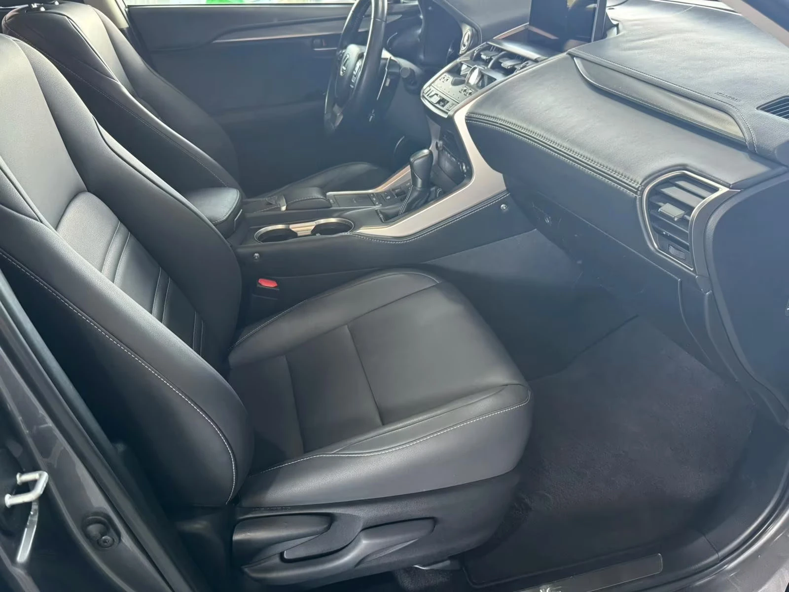 Lexus NX 300 COMFORT/238HP/CAM/NAVI/LED/CPLAY/KLESS/476q, снимка 15 - Автомобили и джипове - 55133842