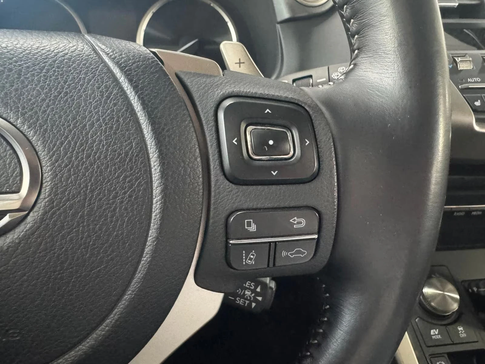 Lexus NX 300 COMFORT/238HP/CAM/NAVI/LED/CPLAY/KLESS/476q, снимка 11 - Автомобили и джипове - 55133842