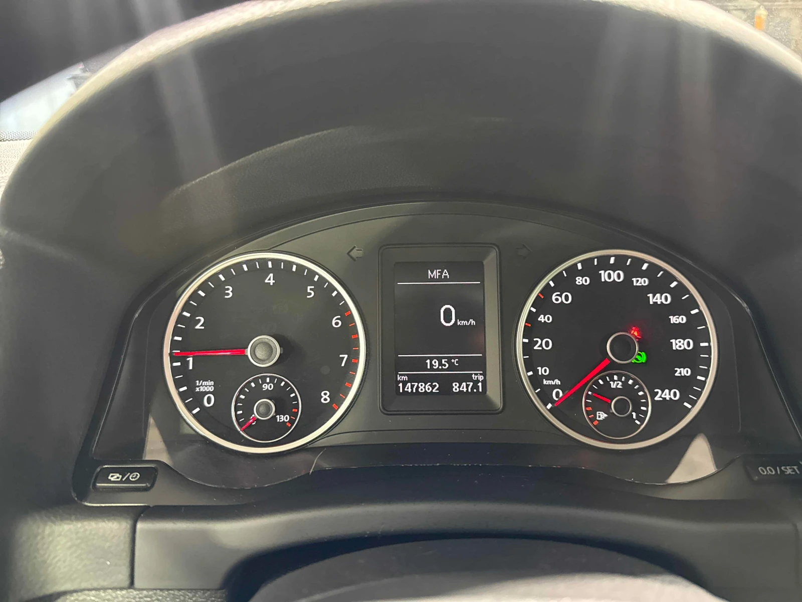 VW Tiguan * Wolfsburg Edition* АВТОКРЕДИТ БЕЗ ПЪРВОНАЧАЛНА* , снимка 8 - Автомобили и джипове - 55835263