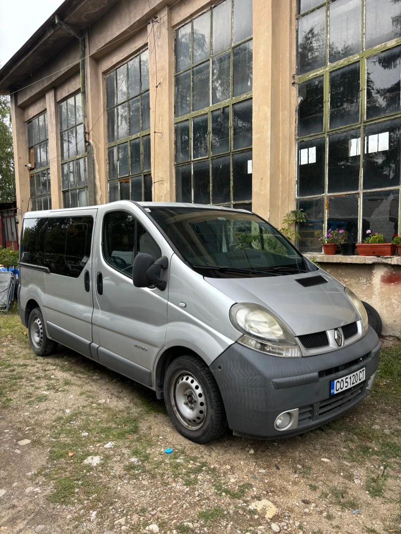 Renault Trafic 1.9, снимка 1 - Бусове и автобуси - 48443270