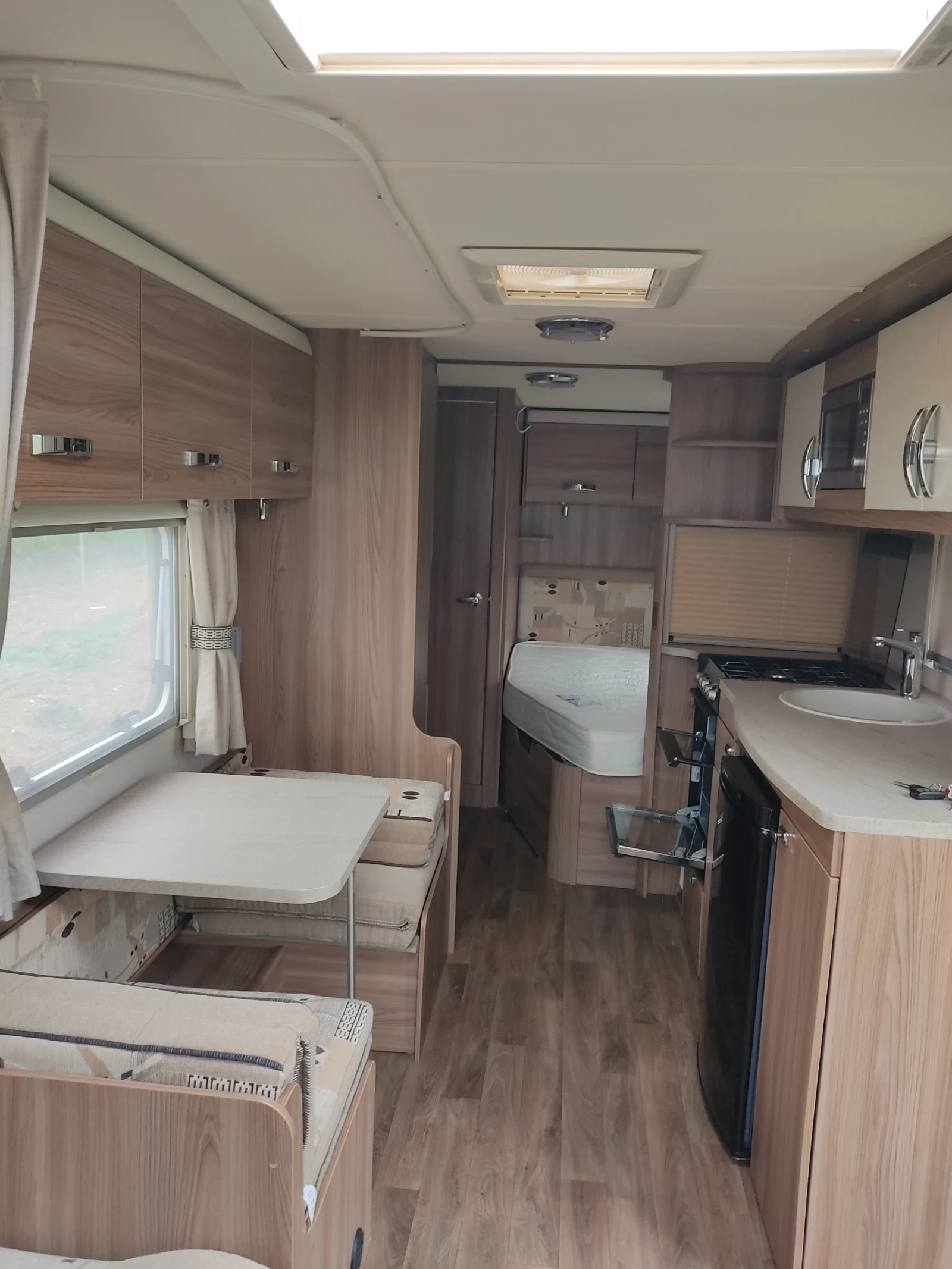 Каравана Swift Lifestyle 6FB, снимка 7 - Каравани и кемпери - 54735230