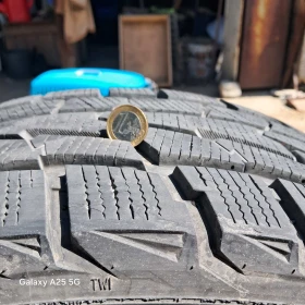 Гуми Зимни 225/65R17, снимка 1