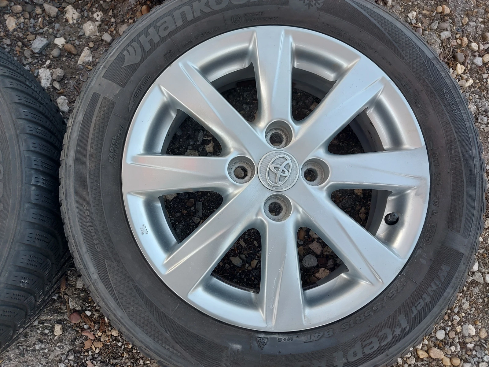 Гуми с джанти Hankook 175/65R15, снимка 4 - Гуми и джанти - 54224535