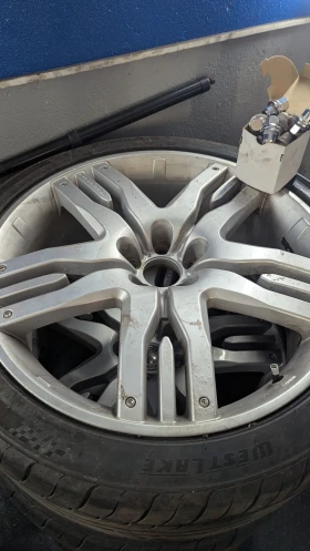 ����� �� �������� �� ���� � ������ 285/35R22 �� Land Rover Range Rover Sport