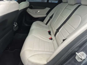 Mercedes-Benz C 300 АМГ Пакет/CARFAX/Панорама/Подгрев/Памет/ФИНАНСИРАН, снимка 12