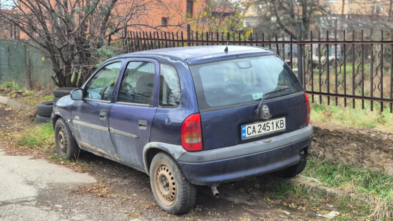 Opel Corsa 1.0, снимка 2 - Автомобили и джипове - 48070956