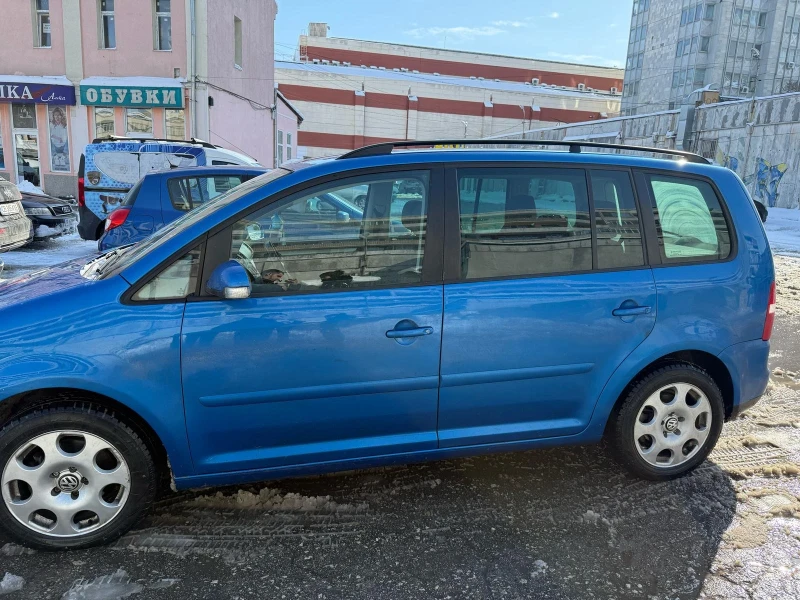 VW Touran, снимка 2 - Автомобили и джипове - 49200440