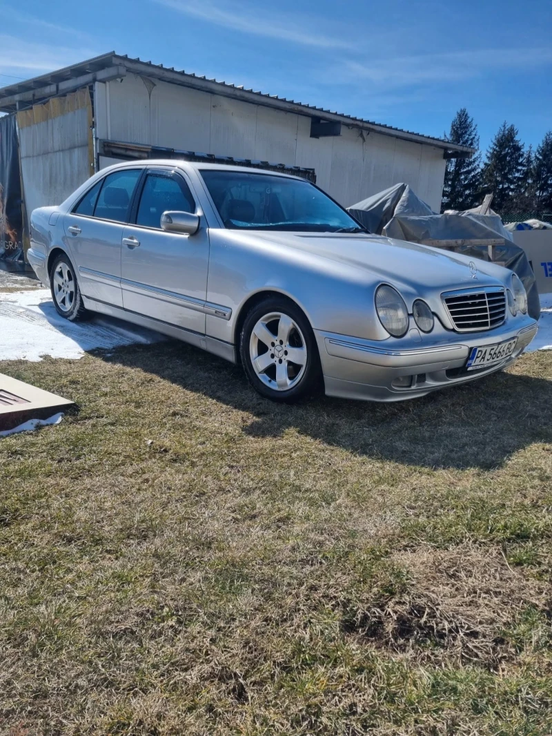 Mercedes-Benz E 270 Avangard 2.7, снимка 2 - Автомобили и джипове - 49292186