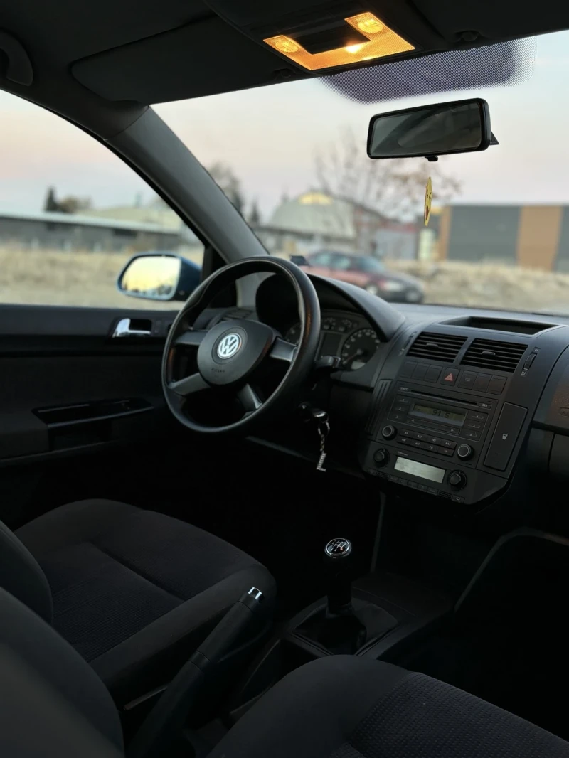 VW Polo, снимка 6 - Автомобили и джипове - 49610277