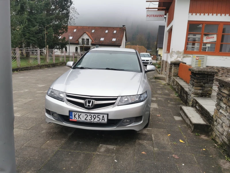 Honda Accord 2.0 спорт АГУ, снимка 10 - Автомобили и джипове - 52364594