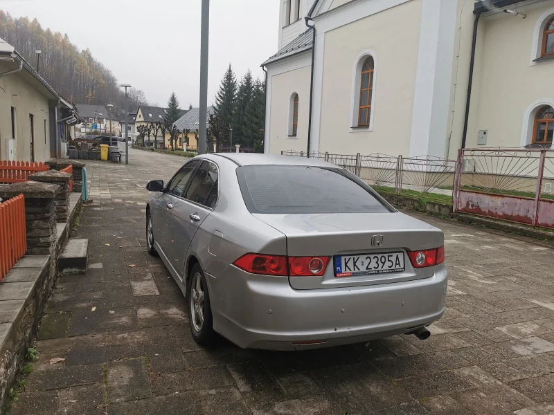 Honda Accord 2.0 спорт АГУ, снимка 13 - Автомобили и джипове - 52364594