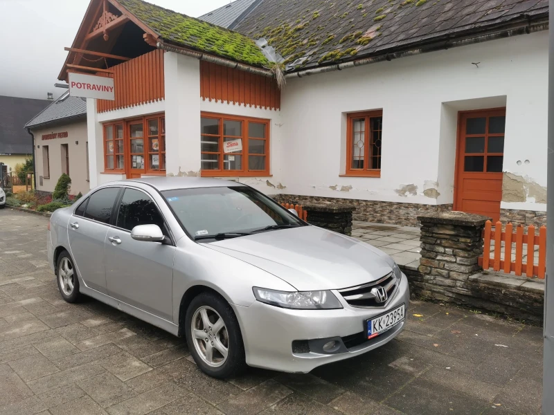 Honda Accord 2.0 спорт АГУ, снимка 11 - Автомобили и джипове - 52364594