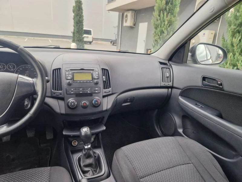 Hyundai I30 1.6 дизел , снимка 16 - Автомобили и джипове - 52541437