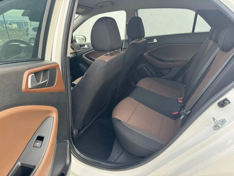 Hyundai I20 1.4 CRDI , снимка 14 - Автомобили и джипове - 52630492