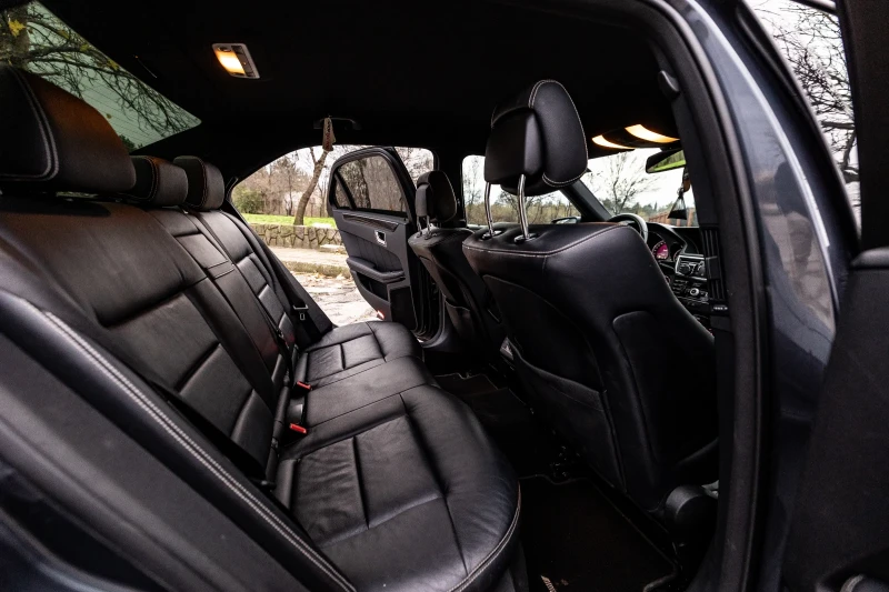 Mercedes-Benz E 250 AMG/Avantgarde/Фул пакет всички екстри , снимка 13 - Автомобили и джипове - 52771642