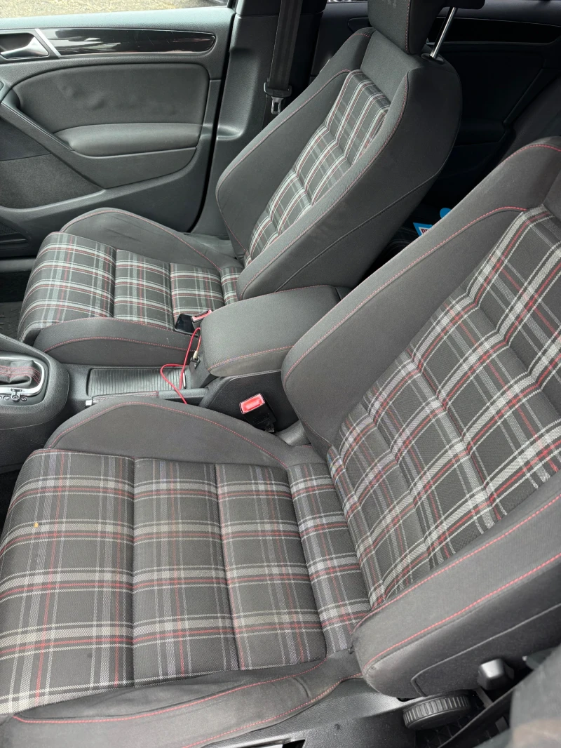 VW Golf 2.0 GTI 210 kc, снимка 11 - Автомобили и джипове - 53210153