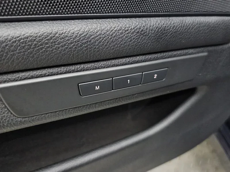 BMW 528 i, снимка 13 - Автомобили и джипове - 53537391