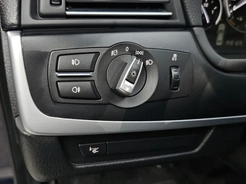 BMW 528 i, снимка 14 - Автомобили и джипове - 53537391