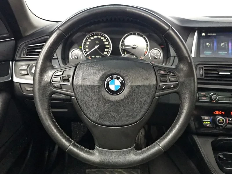 BMW 528 i, снимка 16 - Автомобили и джипове - 53537391