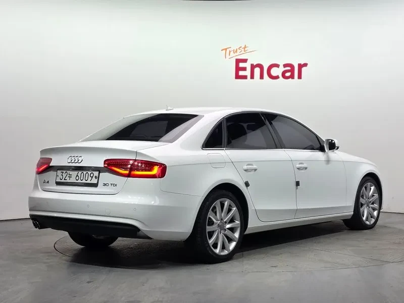 Audi A4 2.0 TDI, снимка 2 - Автомобили и джипове - 54143547