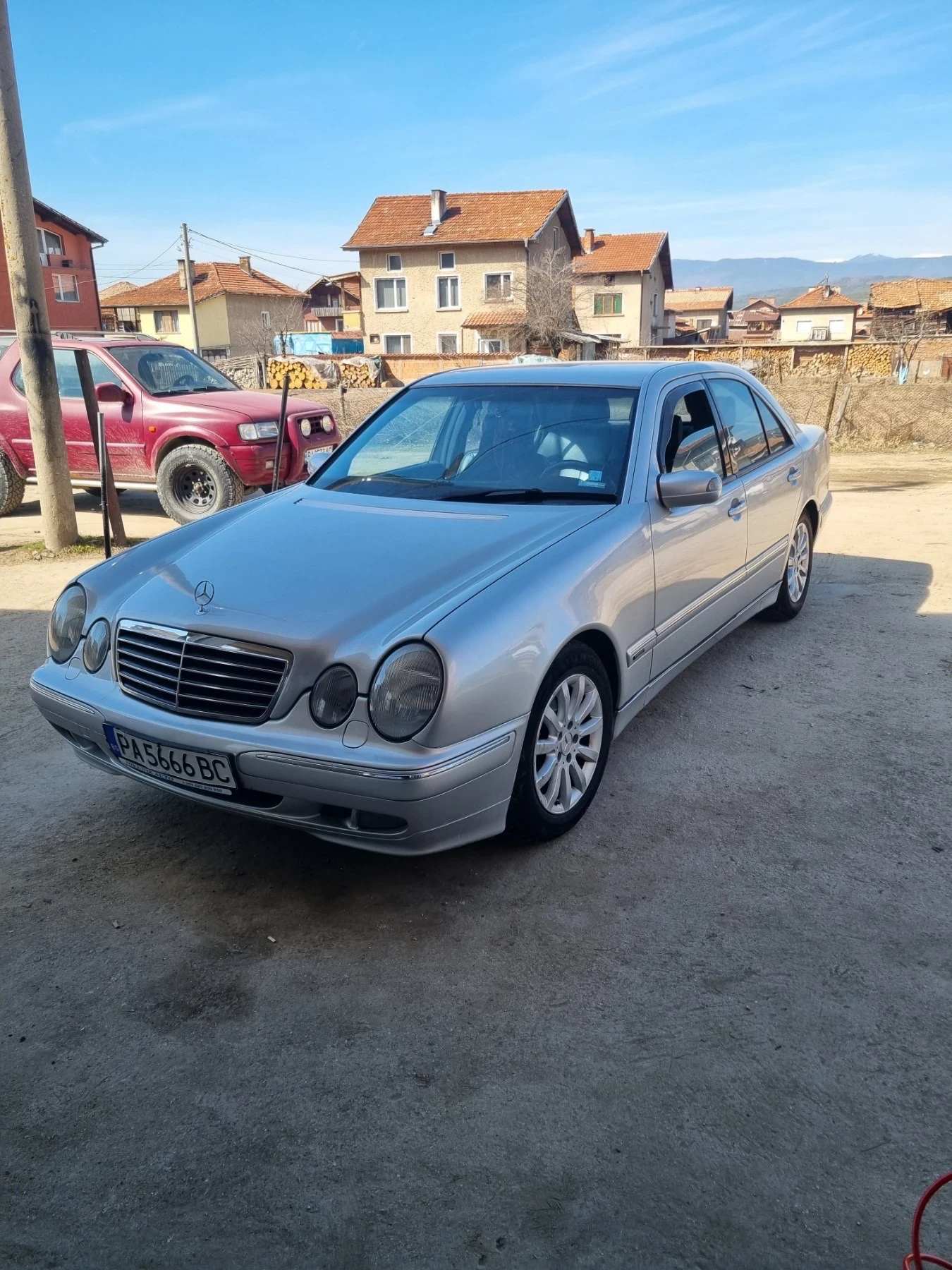Mercedes-Benz E 270 Avangard 2.7 - изображение 2