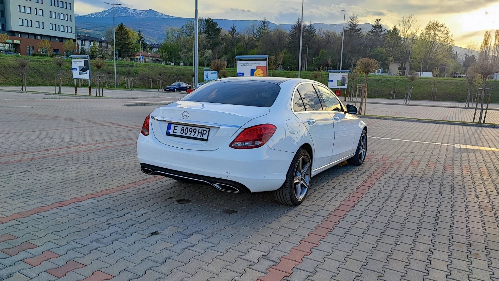 Mercedes-Benz C 300  - изображение 6