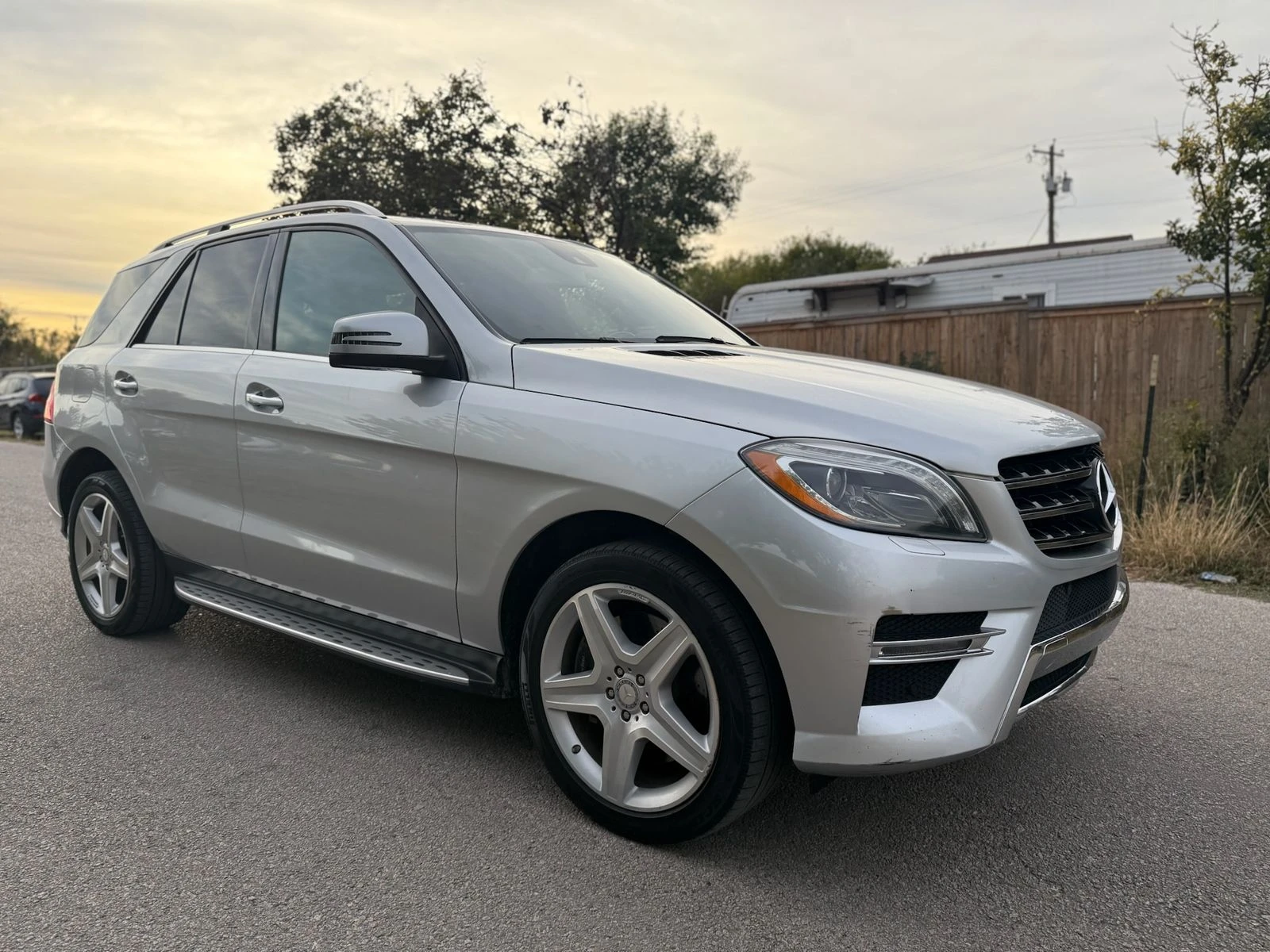 Mercedes-Benz ML 550 4MATIC* Keyless* Lane Assist* Зад.Камера* Адапт.Фа - изображение 2