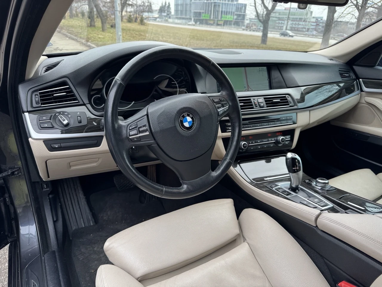 BMW 530 xDrive Touring - изображение 8
