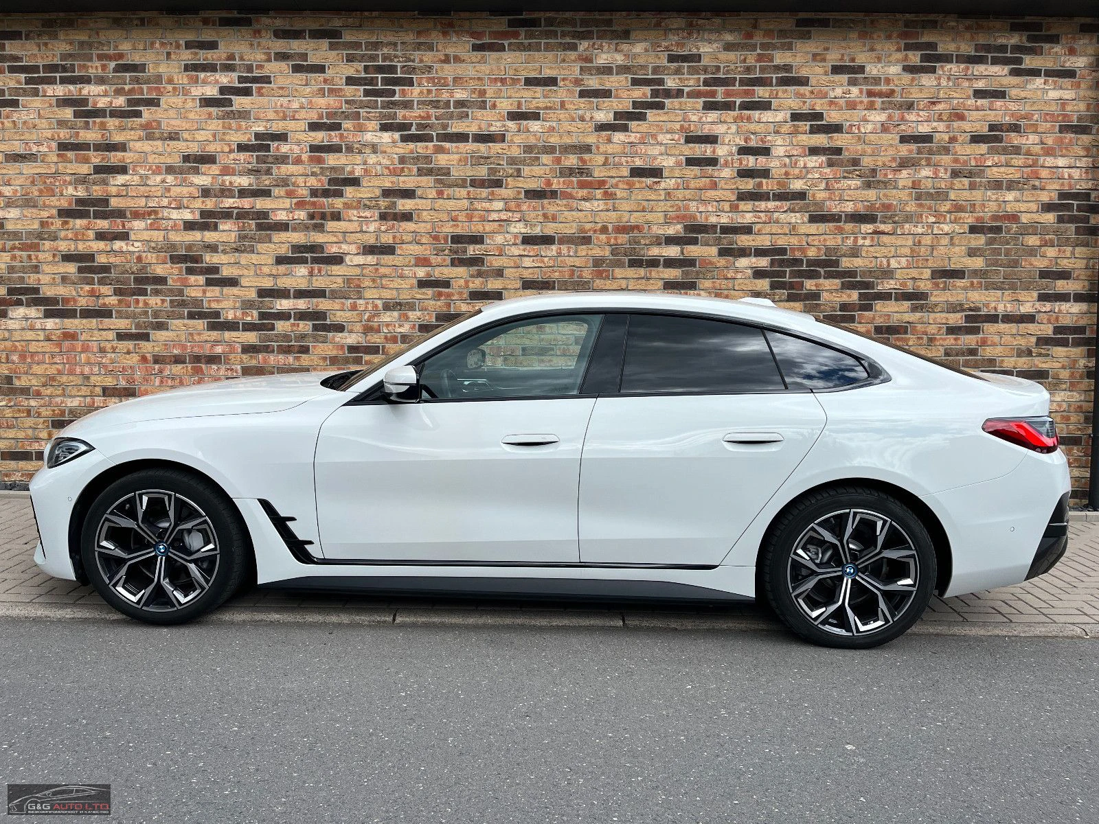 BMW i4 40 M-SPORT/340HP/GRAN-COUPE/HUD/NAVI/KLESS/579v - изображение 3