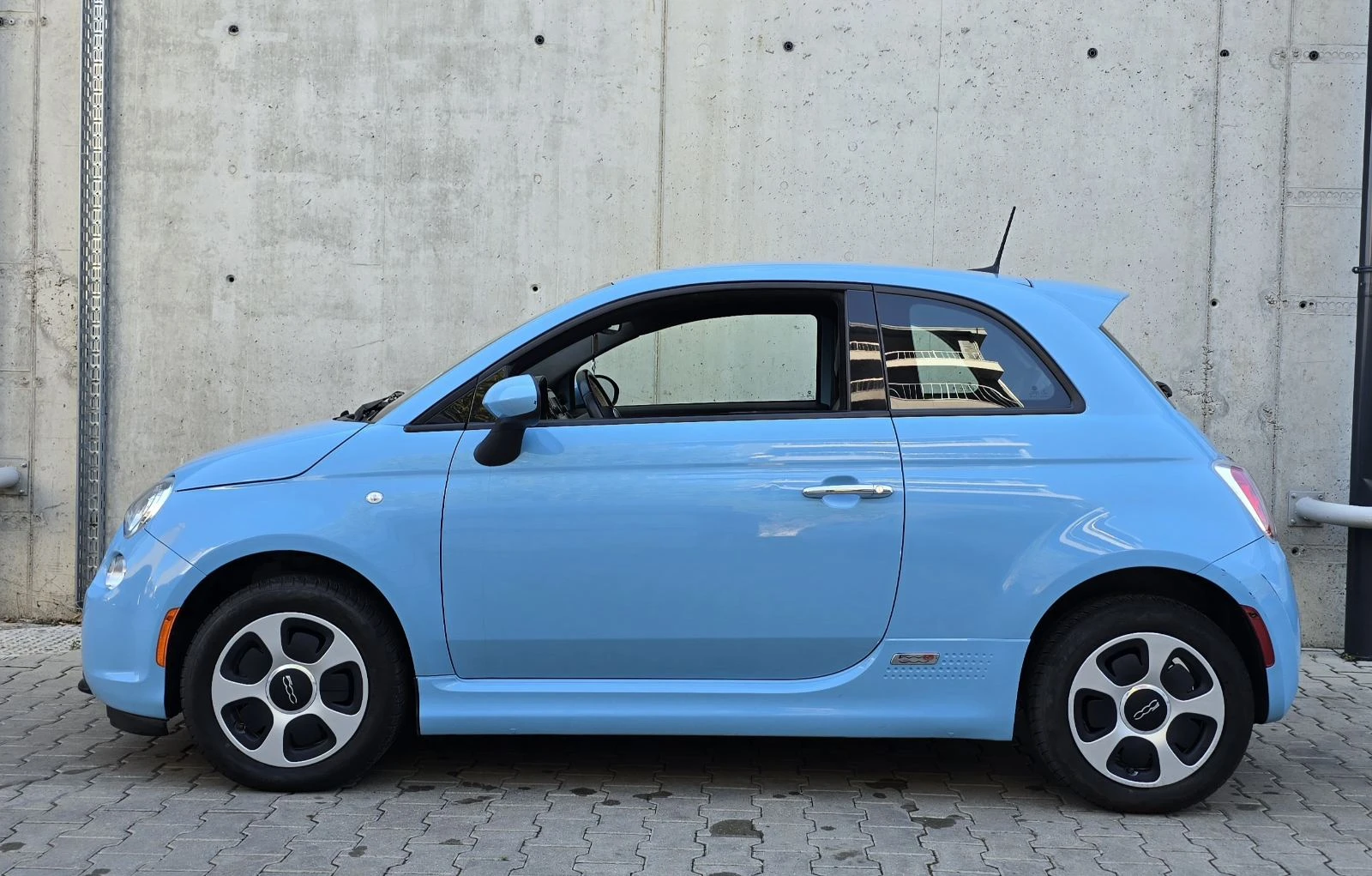 Fiat 500 E - изображение 2