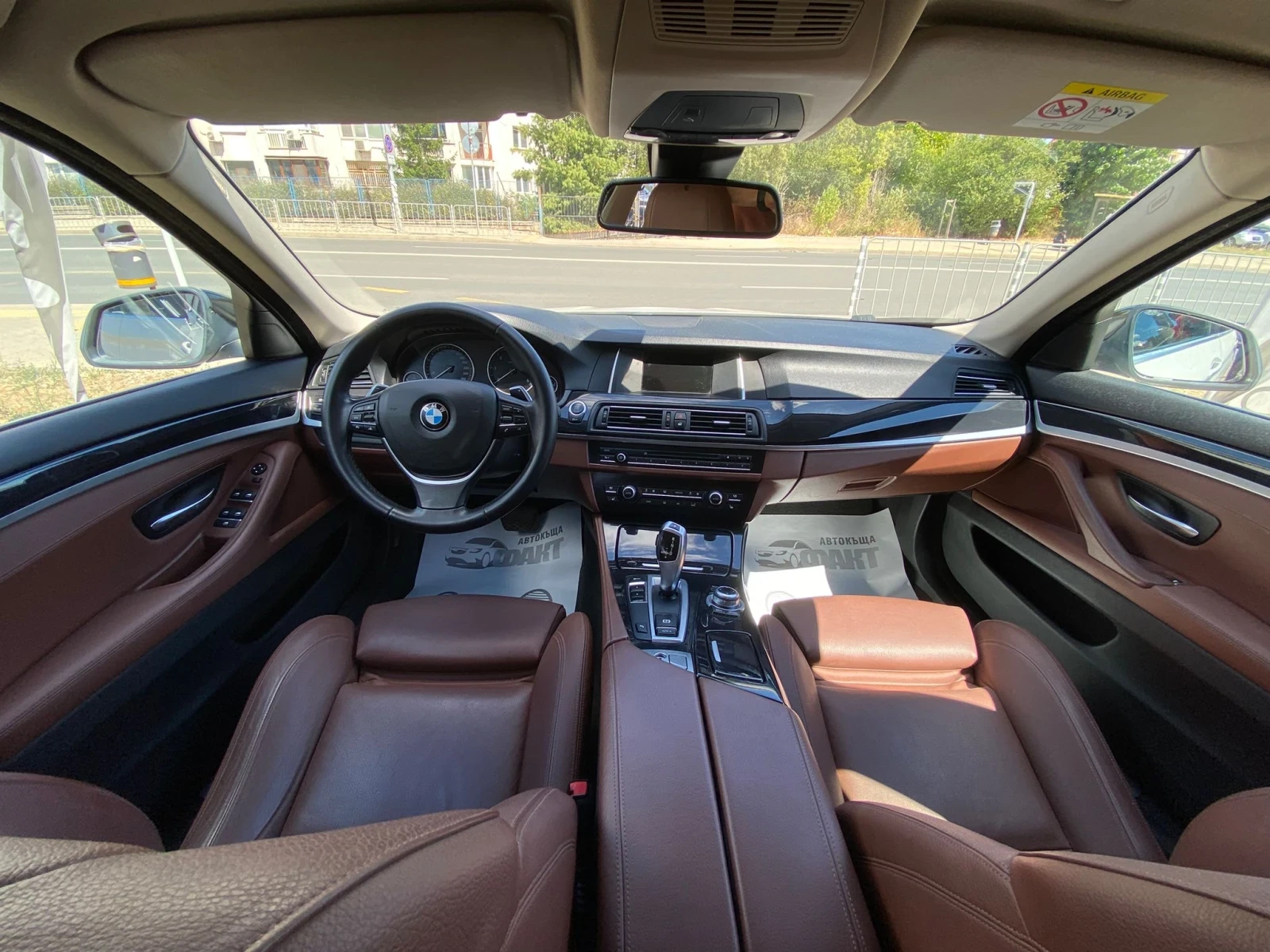 BMW 520 2.0D/NAVI/КОЖА - изображение 10