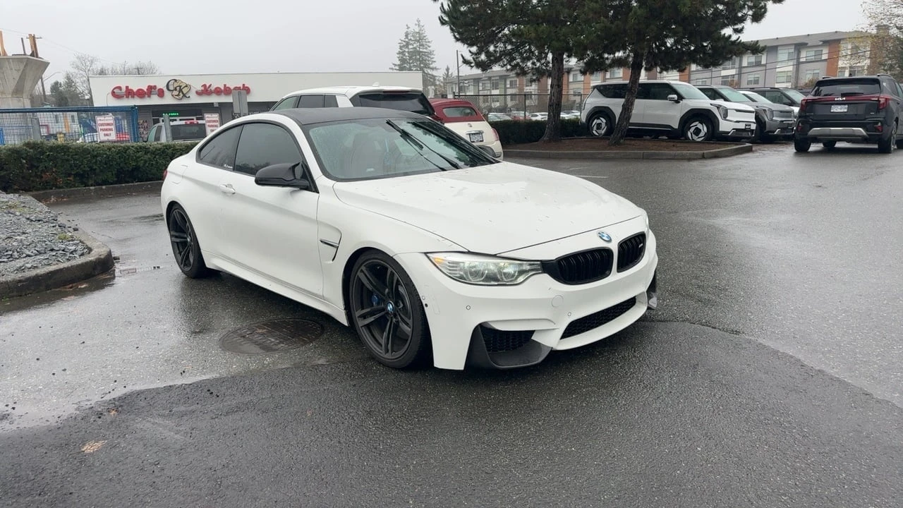 BMW M4 * 2dr Cpe * CARFAX * БЕЗ ПЪРВОНАЧАЛНА ВНОСКА - изображение 3