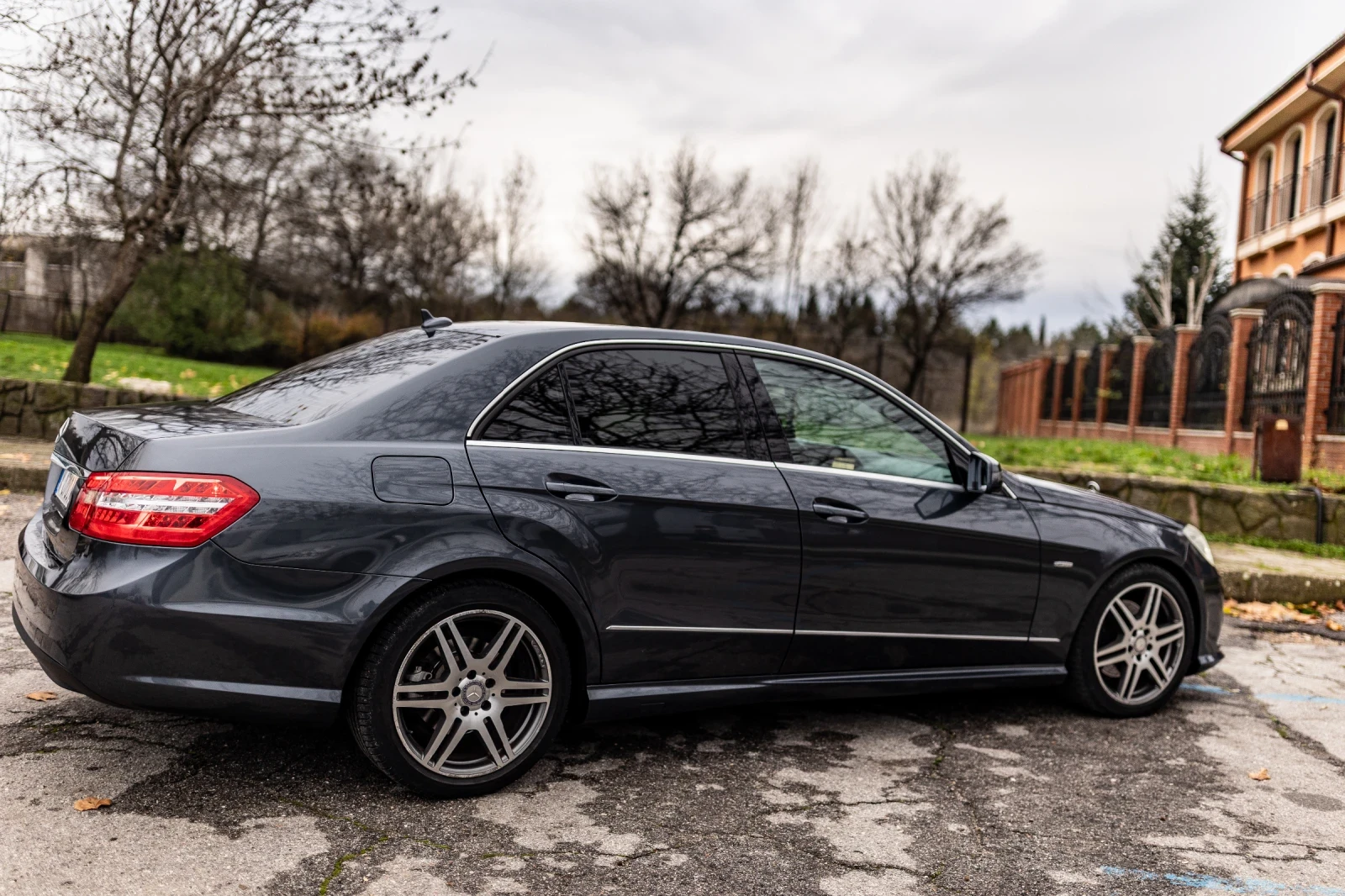 Mercedes-Benz E 250 AMG/Avantgarde/Фул пакет всички екстри  - изображение 8