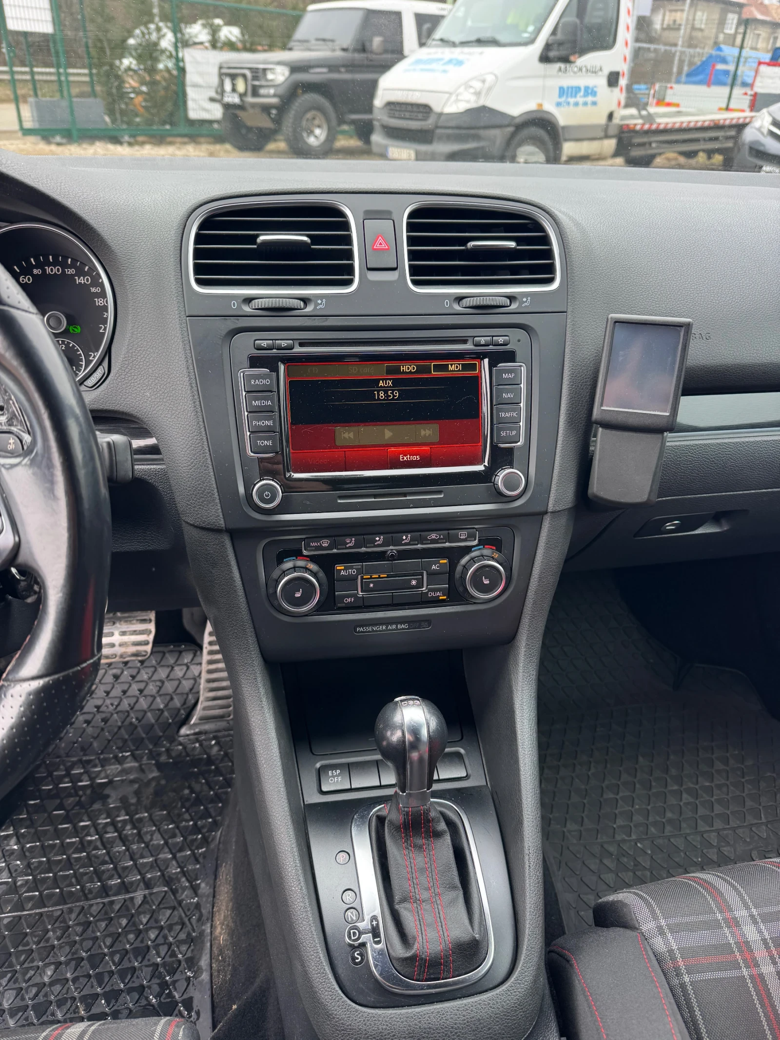 VW Golf 2.0 GTI 210 kc | Mobile.bg � ����������� 12