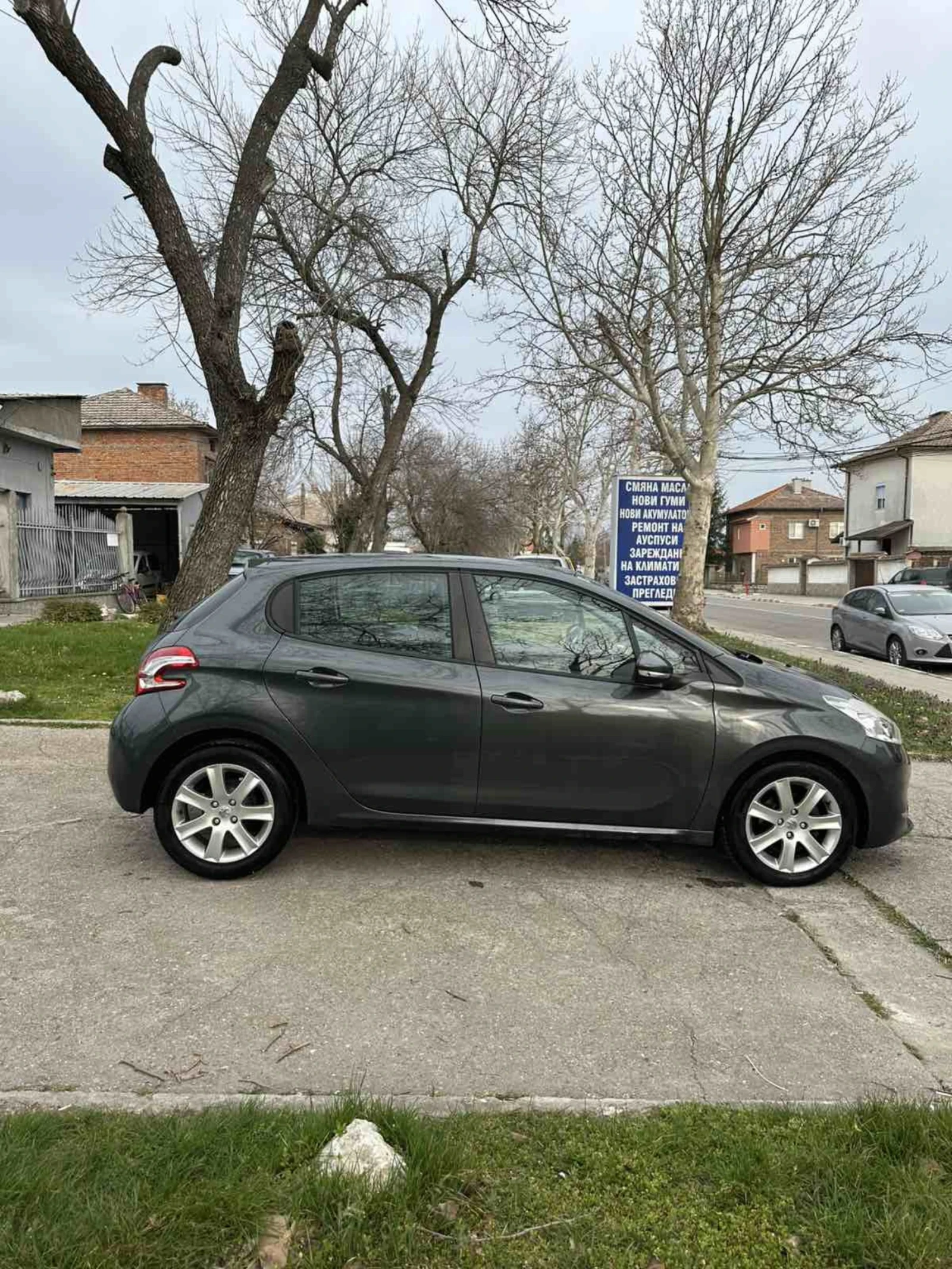 Peugeot 208, снимка 8 - Автомобили и джипове - 53926546