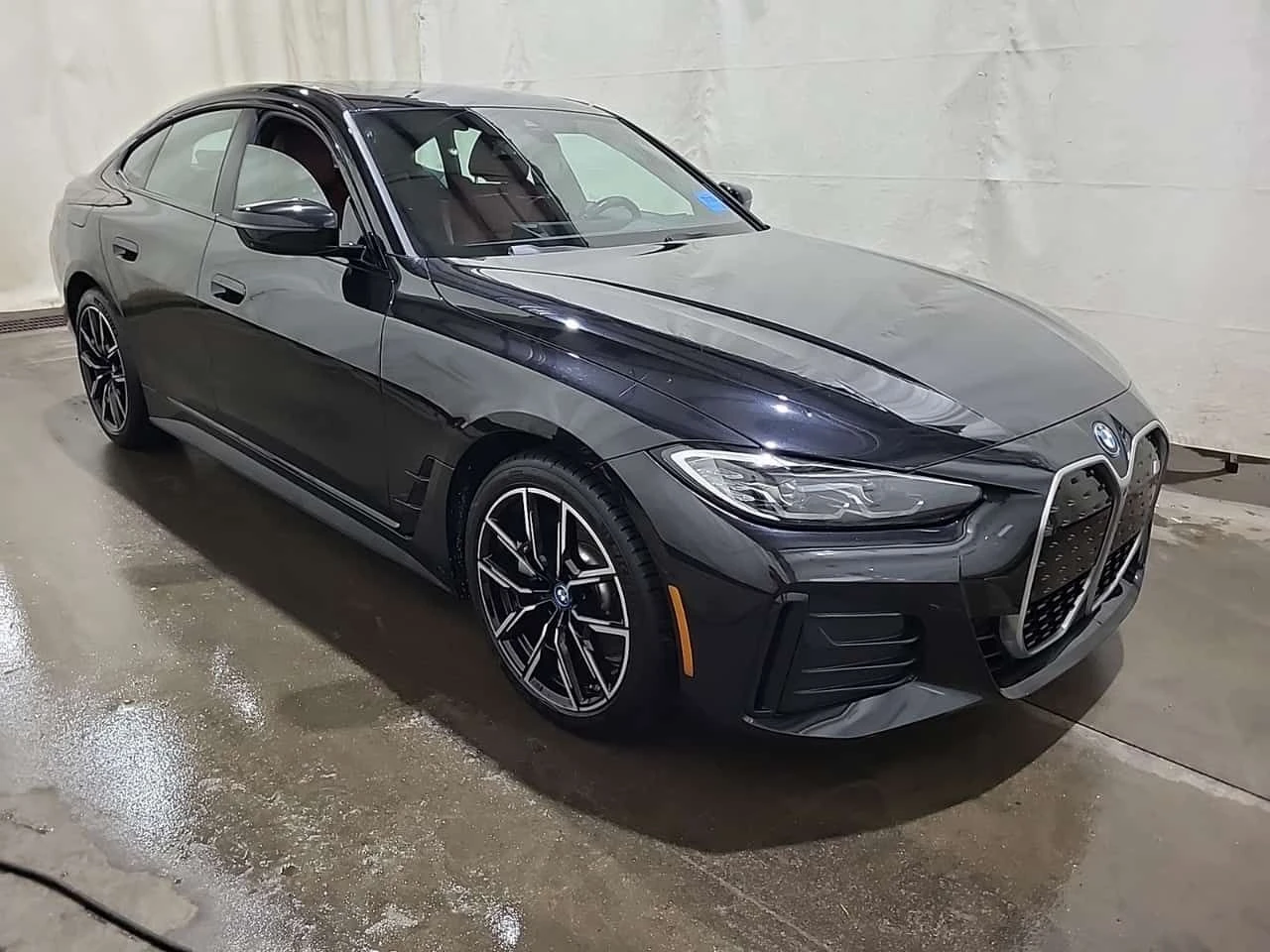 BMW i4 EDRIVE40| HEAD-UP| 360| PANO| AMBIENT| CARFAX , снимка 2 - Автомобили и джипове - 53963092