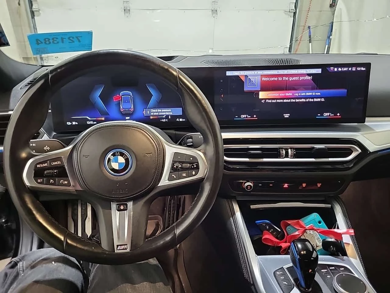BMW i4 EDRIVE40| HEAD-UP| 360| PANO| AMBIENT| CARFAX , снимка 10 - Автомобили и джипове - 53963092