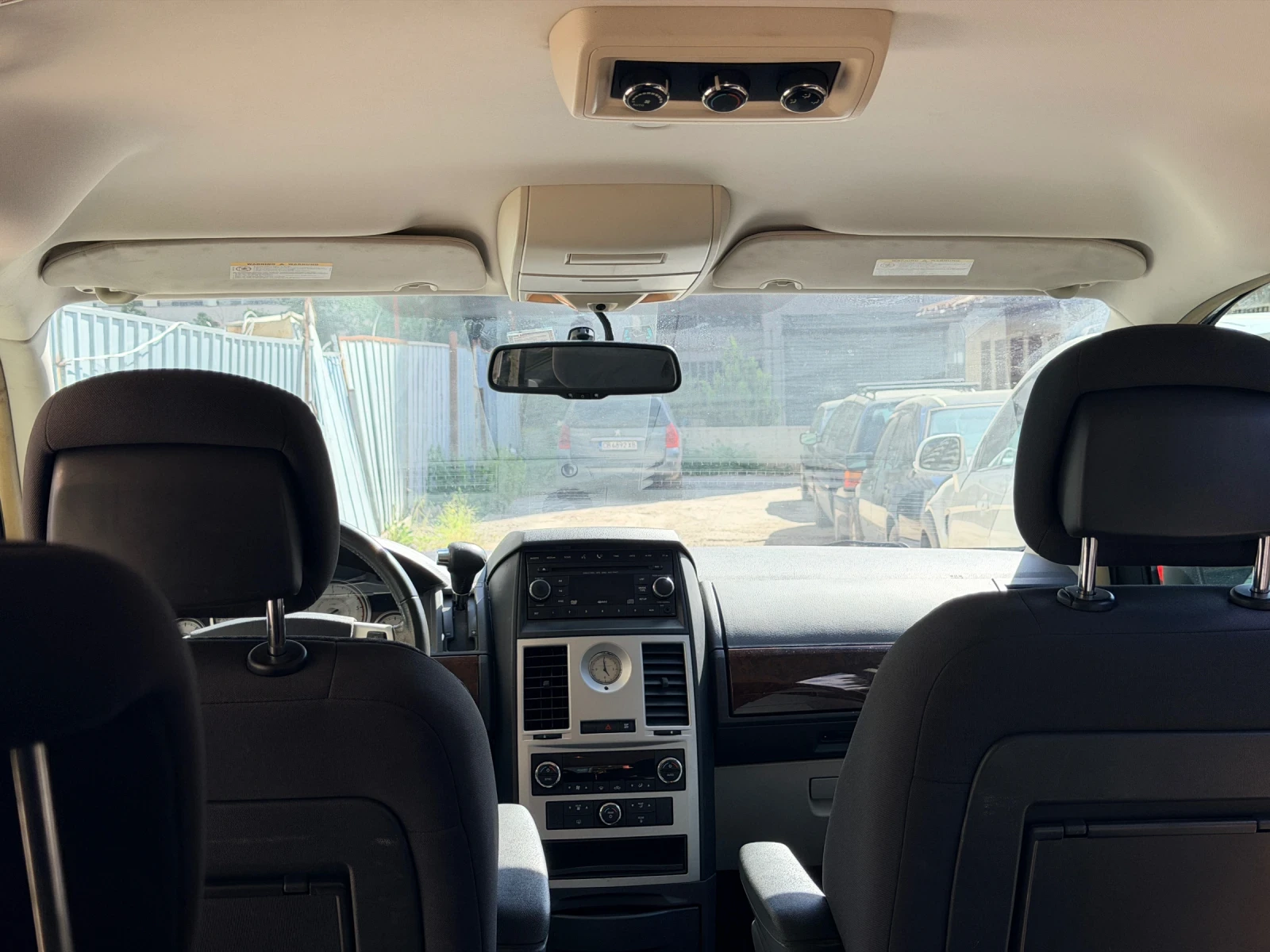 Chrysler Voyager, снимка 16 - Автомобили и джипове - 54184214