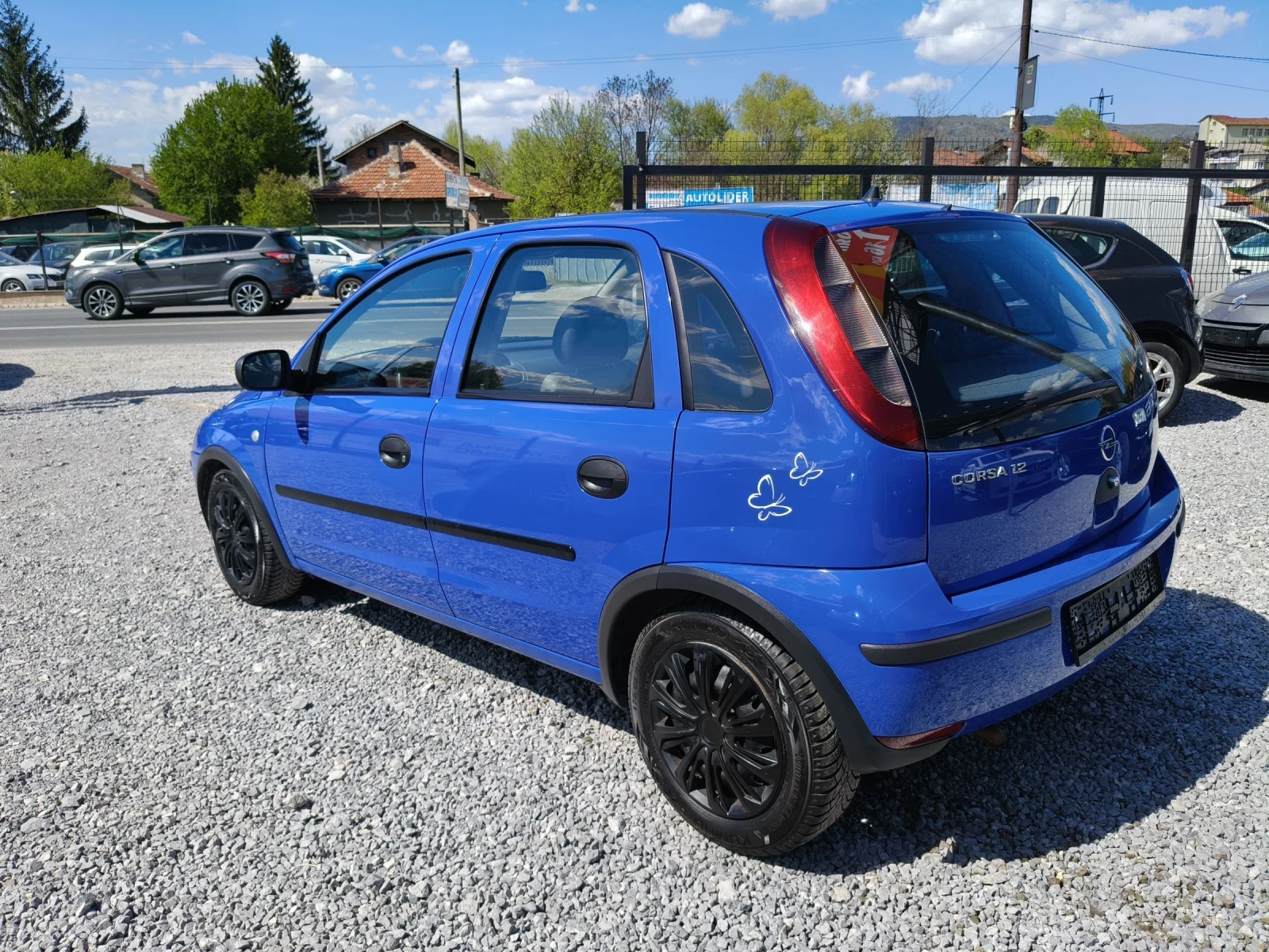 Opel Corsa 1.2i Автоматик, снимка 4 - Автомобили и джипове - 54443590