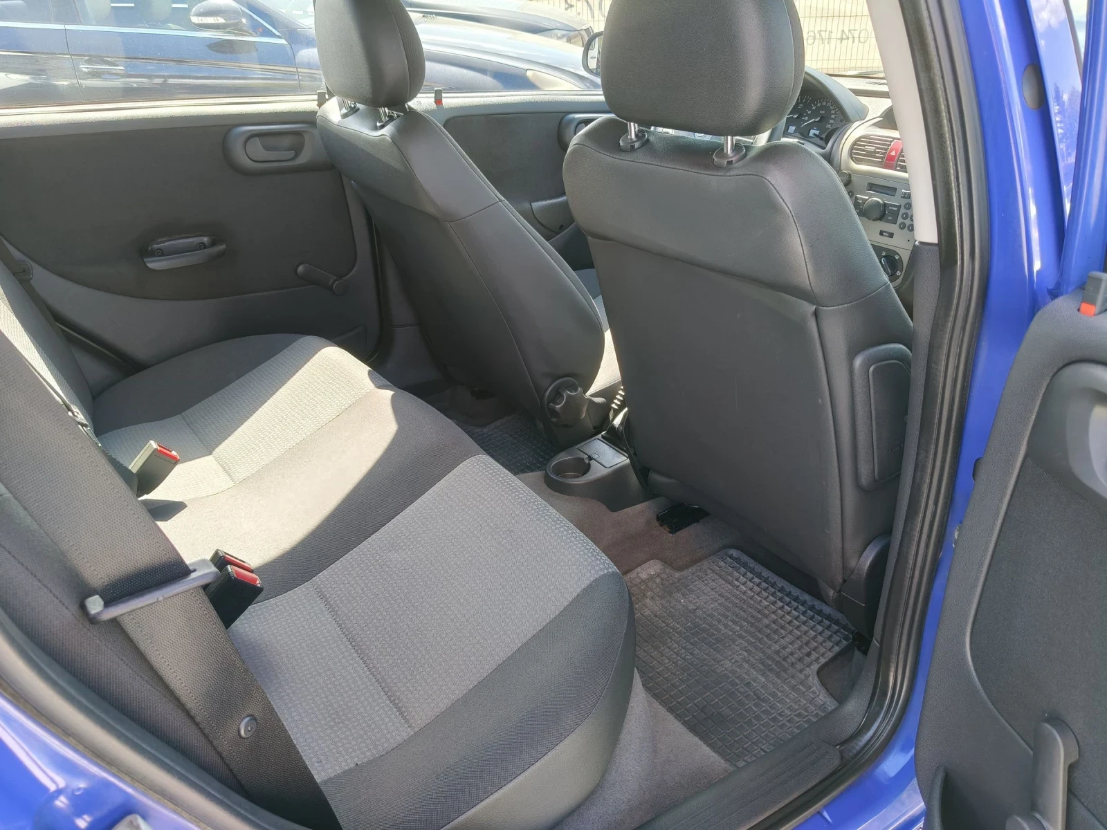 Opel Corsa 1.2i Автоматик, снимка 11 - Автомобили и джипове - 54443590
