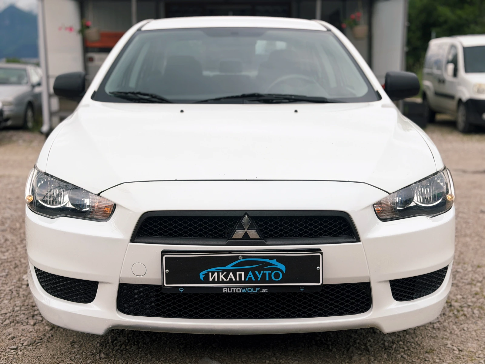 Mitsubishi Lancer 1.5i СЕДАН, снимка 2 - Автомобили и джипове - 54651862